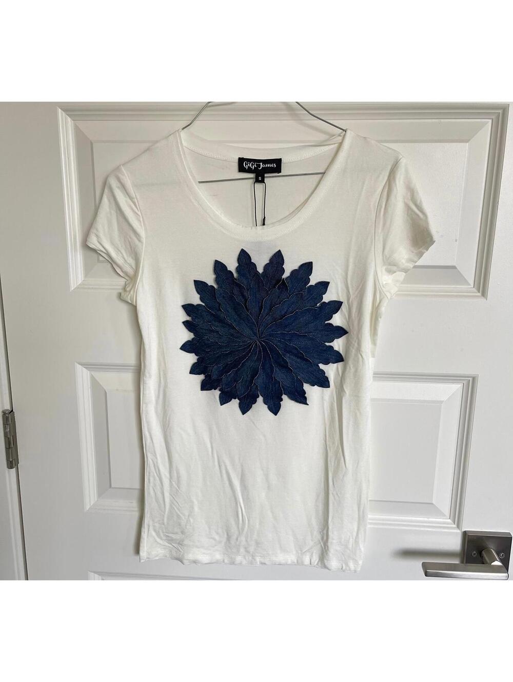 GiGi James White T-Shirt with Blue Leaf Applique, Size Small